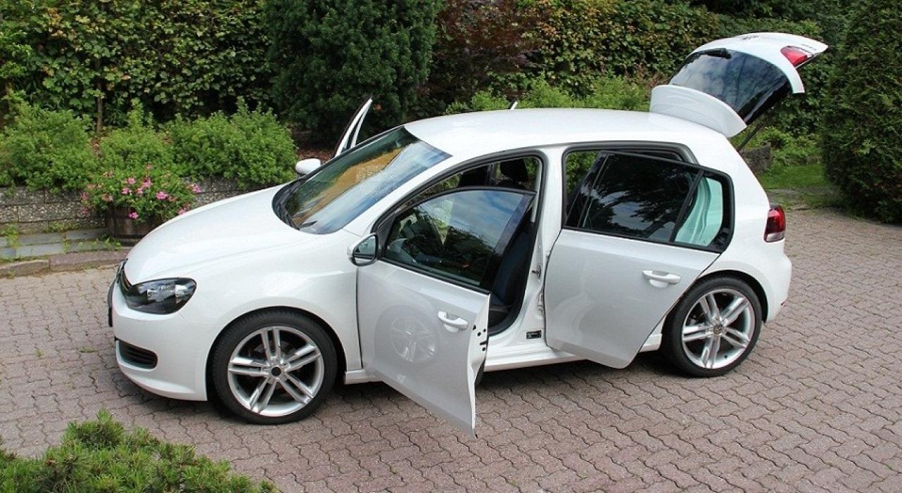 Volkswagen Golf 1.6 TDI - Véhicules de transport, assistance, remorques et plateaux